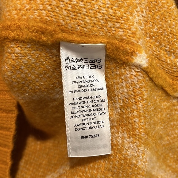 Cynthia Rowley Sweater - Picture 7 of 7